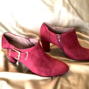 Aerosoles ankle booties